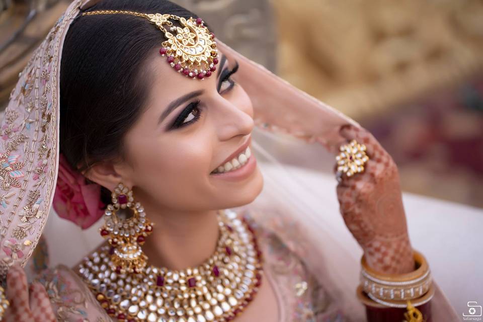 How to Choose the Perfect Bridal Jewellery for Your British Indian Wedding