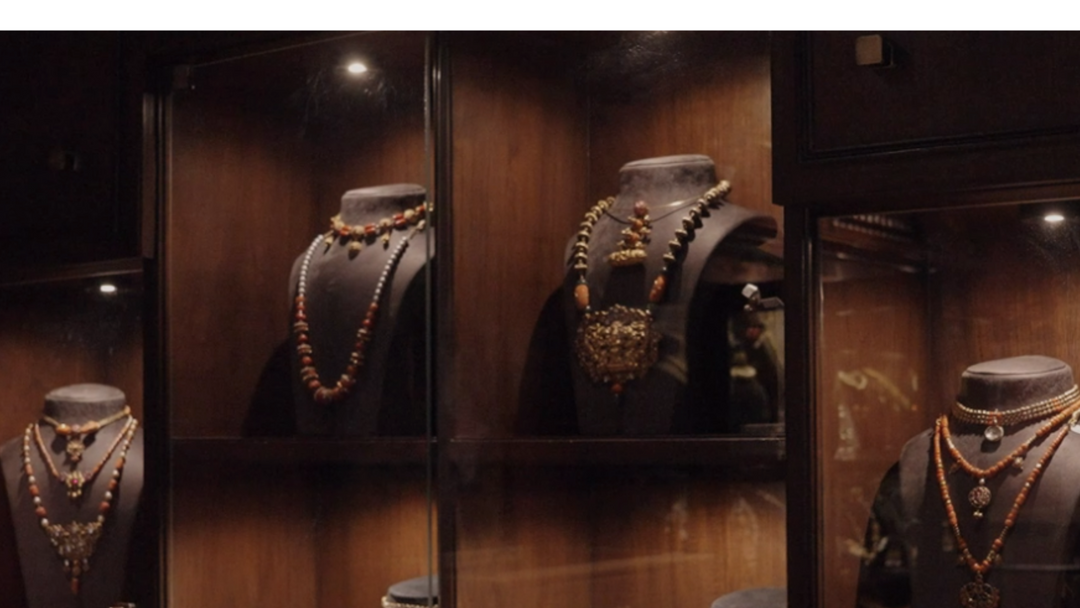 How to Contact Jewel Box by Arnav?