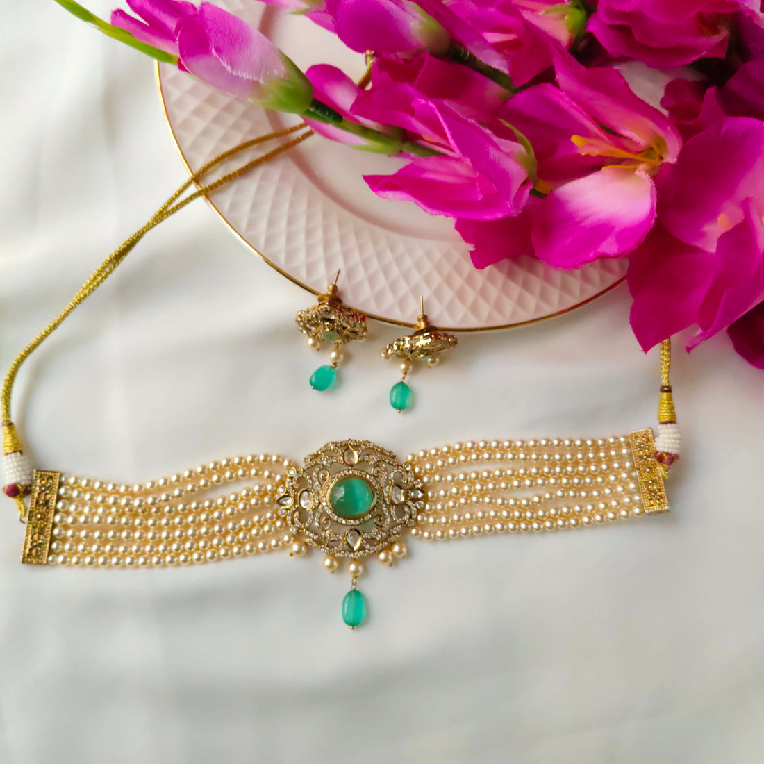 Pearl and Emerald Choker