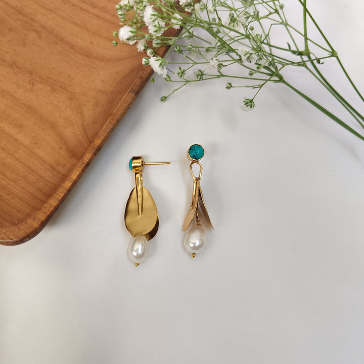 Shimmering Teardrops Earring