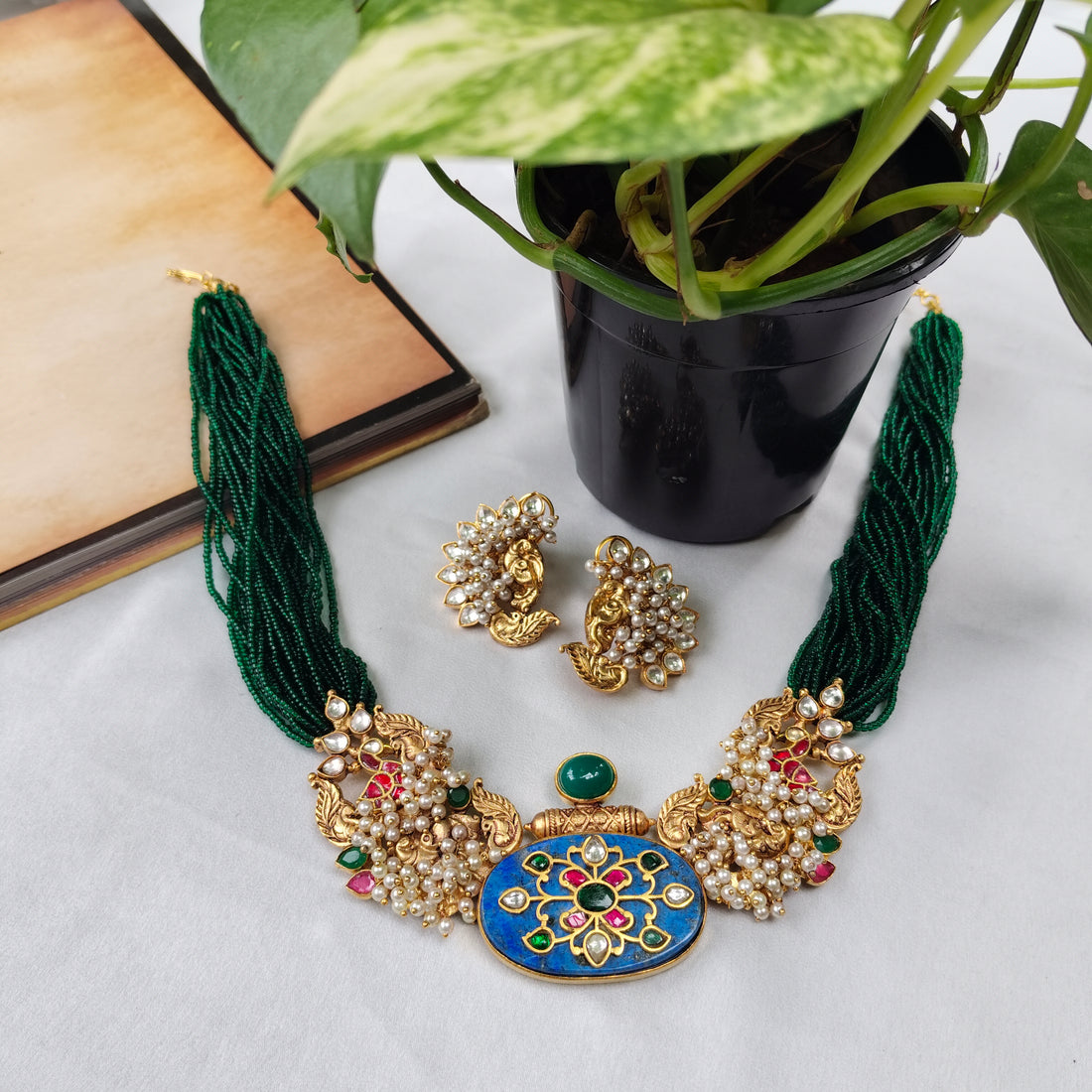 Emerald Elegance Necklace Set