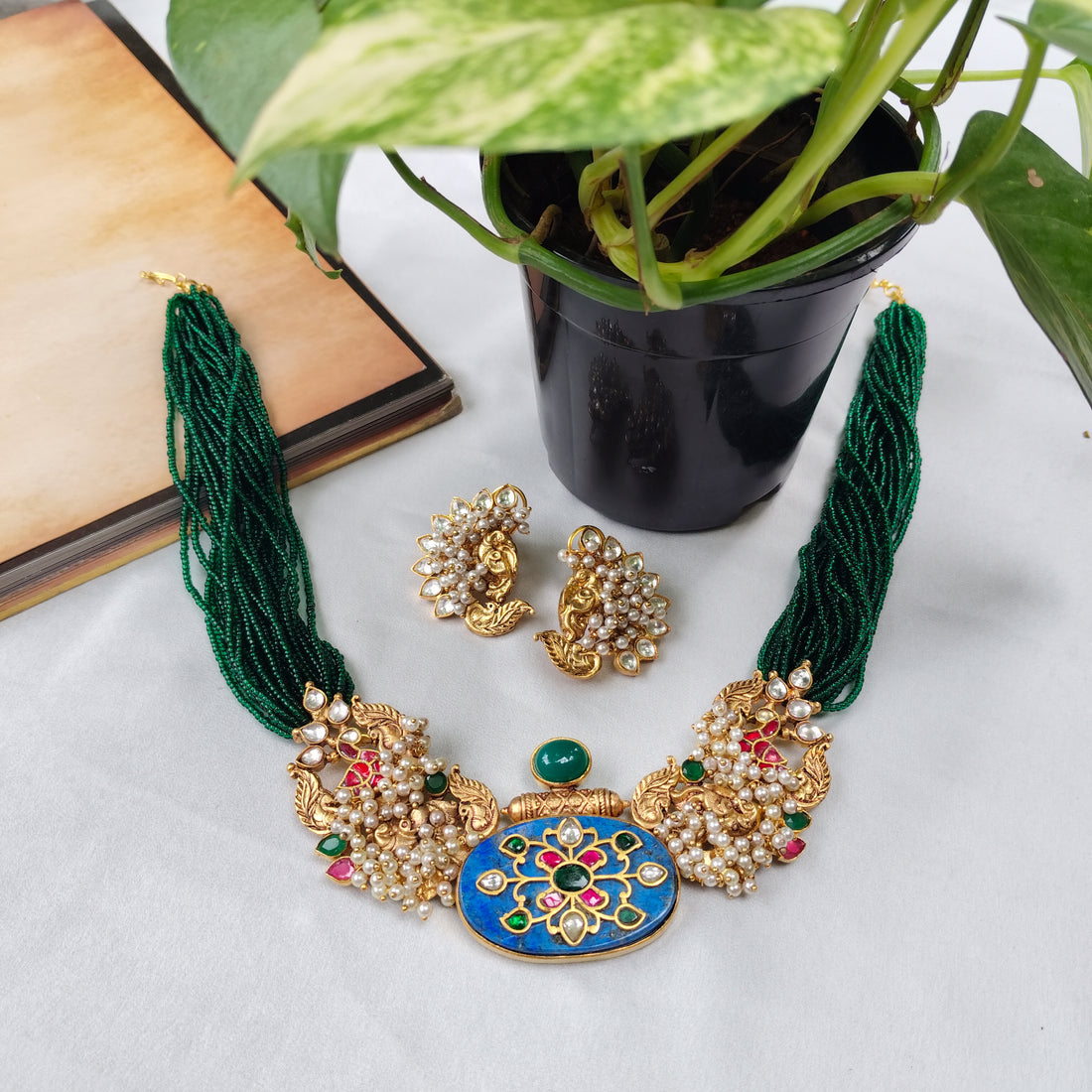 Emerald Elegance Necklace Set