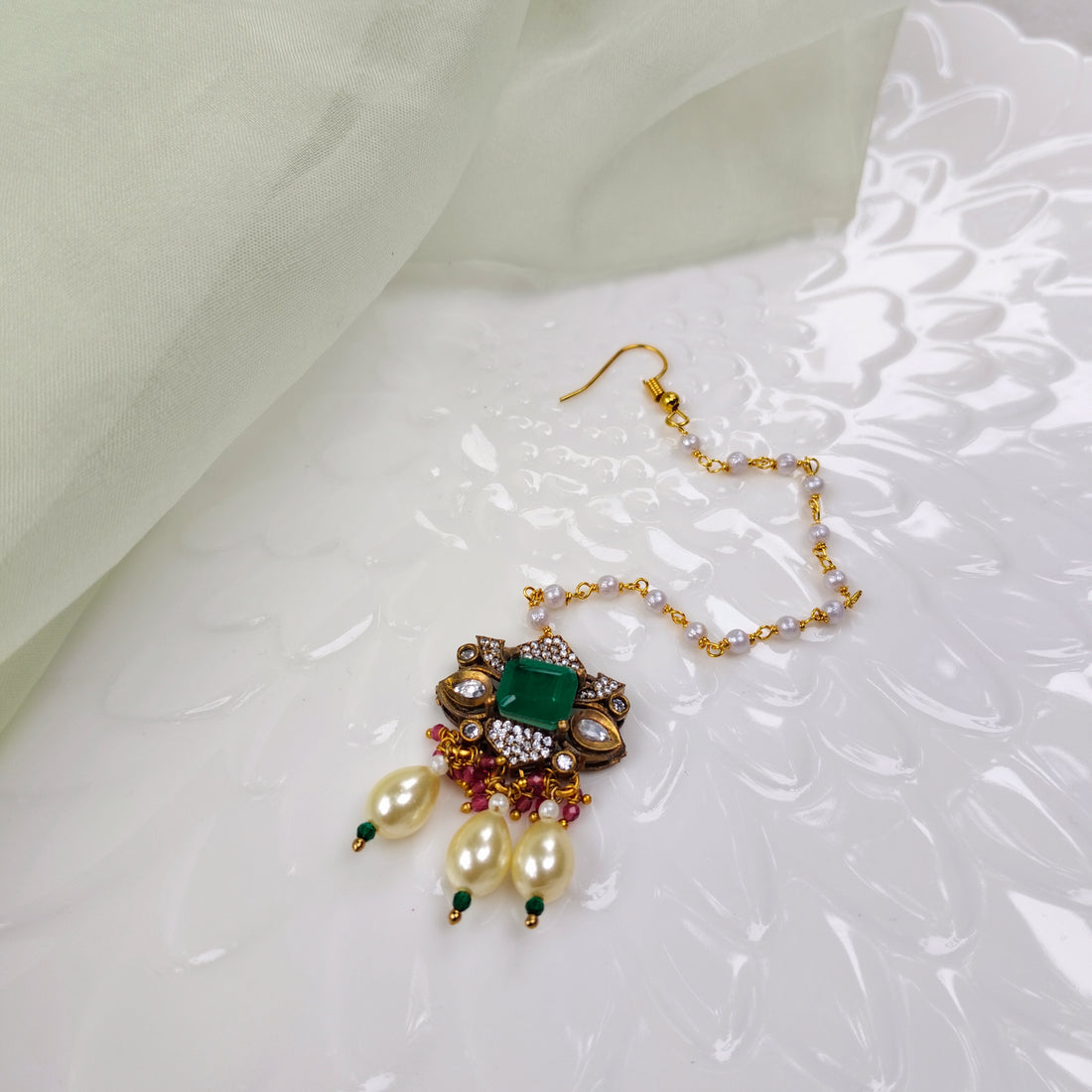 Kundan Tikka with Emerald