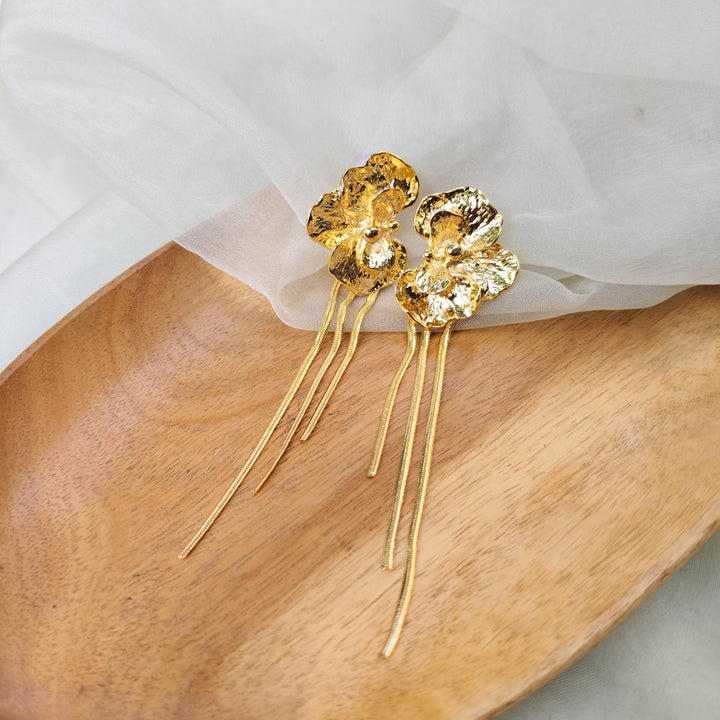 Golden Floral Dazzle Earring