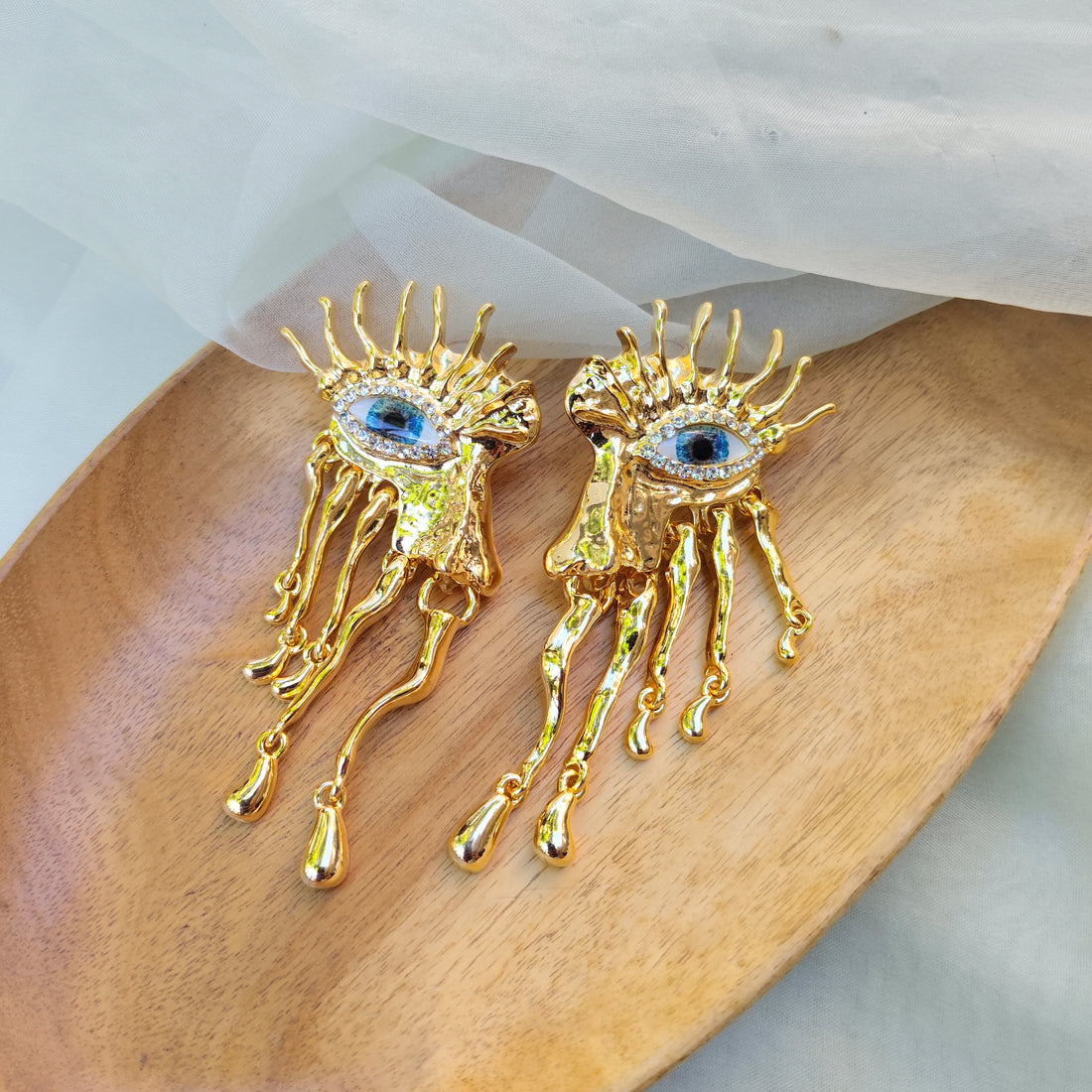 Eye-Catching Elegance Earring