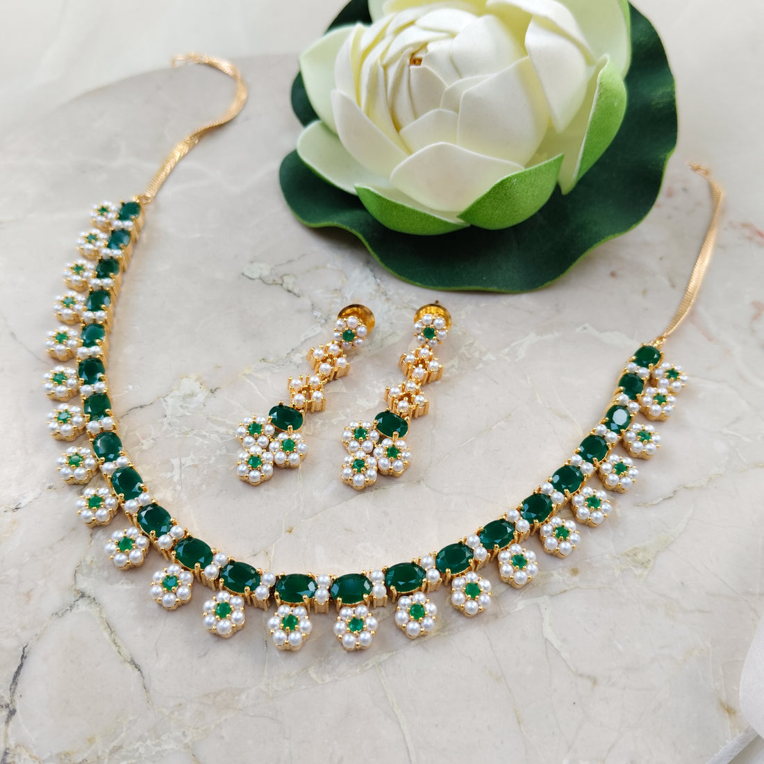 Emerald Elegance Green Necklace