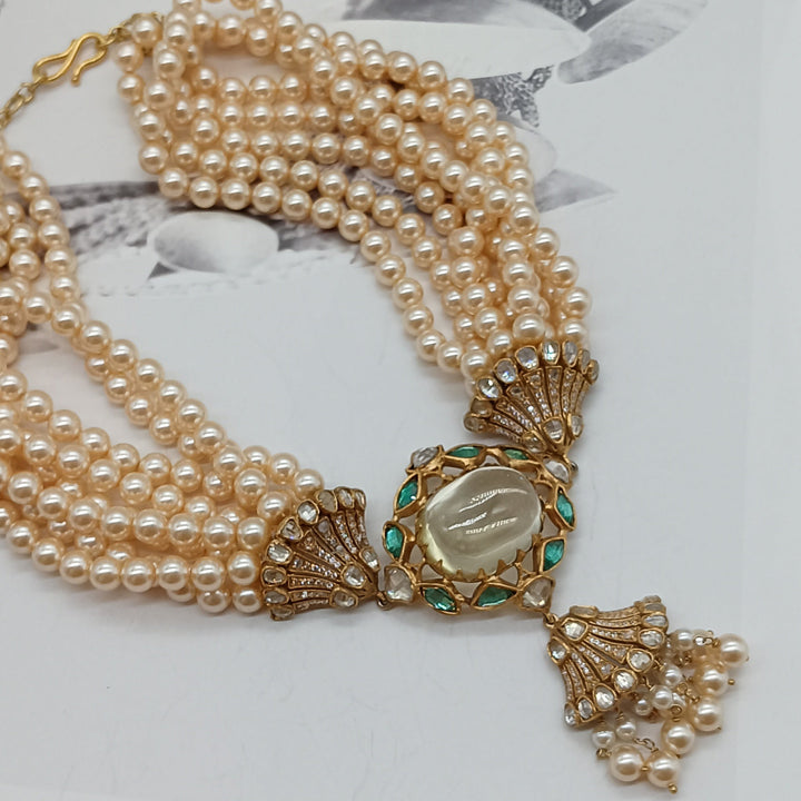 Lustrous Pearl Elegance Necklace