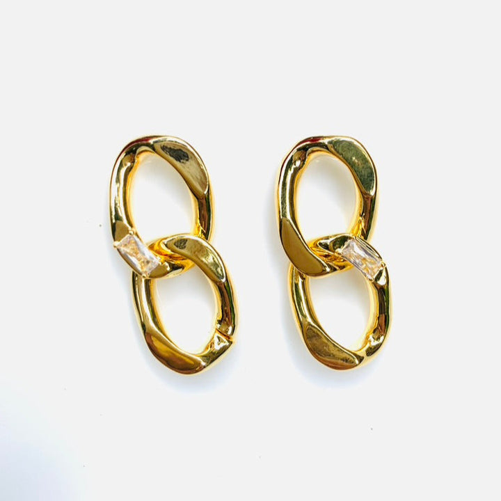 Eight Shape Earrings