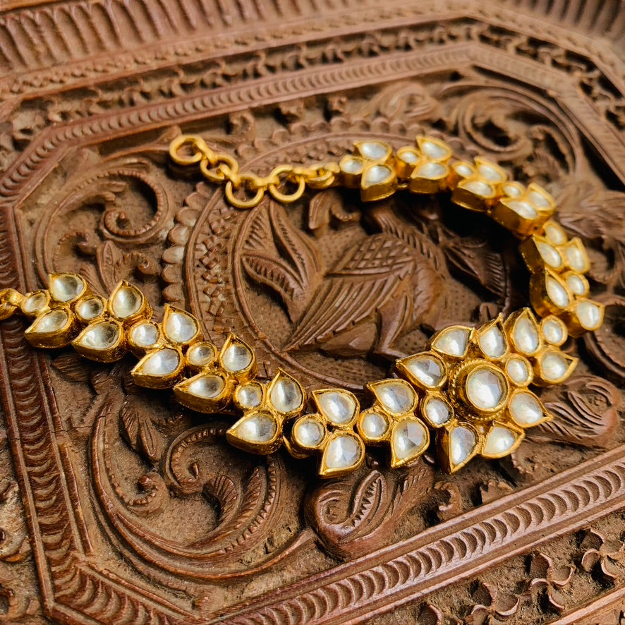 Diwthi Elegant Bracelet