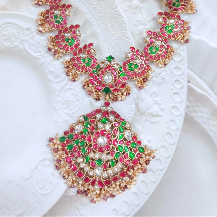 Reyansh Silver Necklace