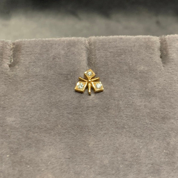 Three petal with Diamond Nose pin