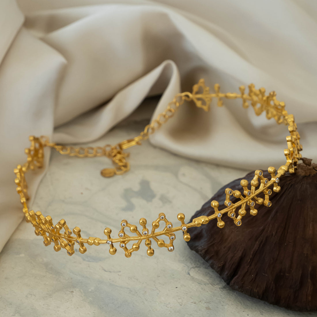 Millepora Choker