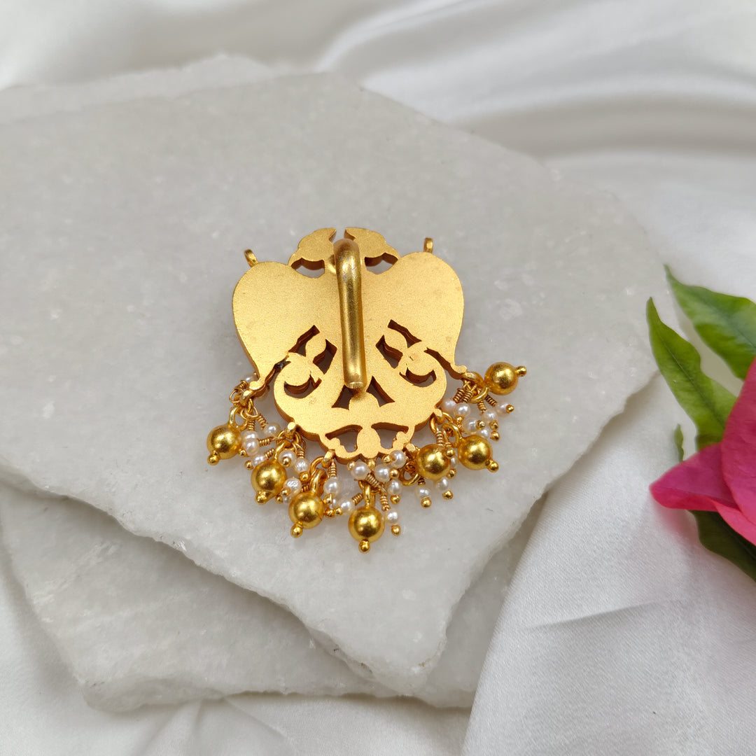 Emerald Paisley Pearl Pendant