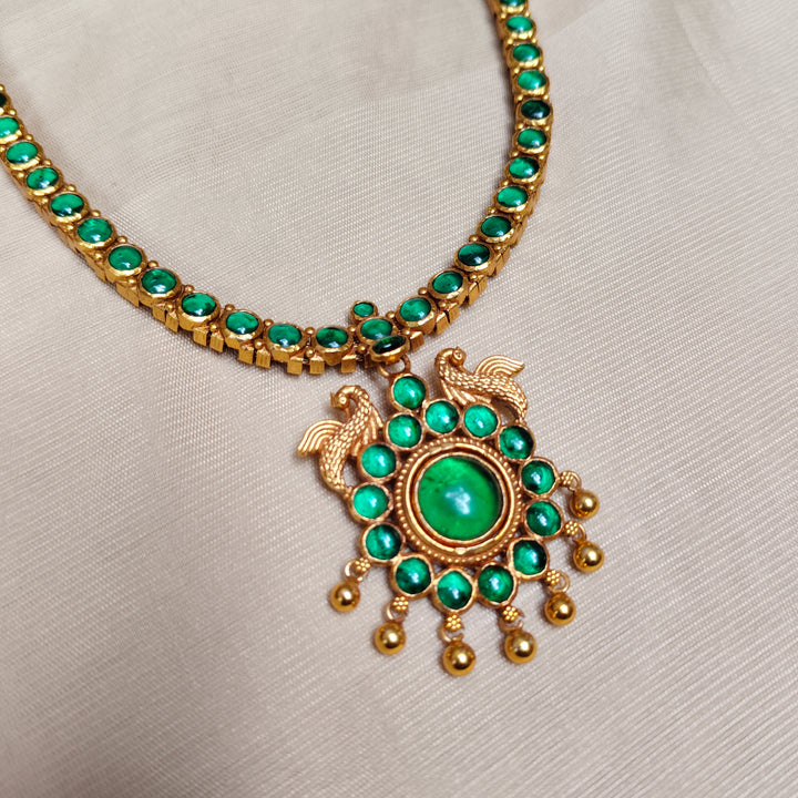 Emerald Radiance Silver Necklace