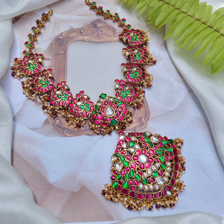 Reyansh Silver Necklace