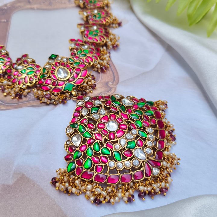 Reyansh Silver Necklace
