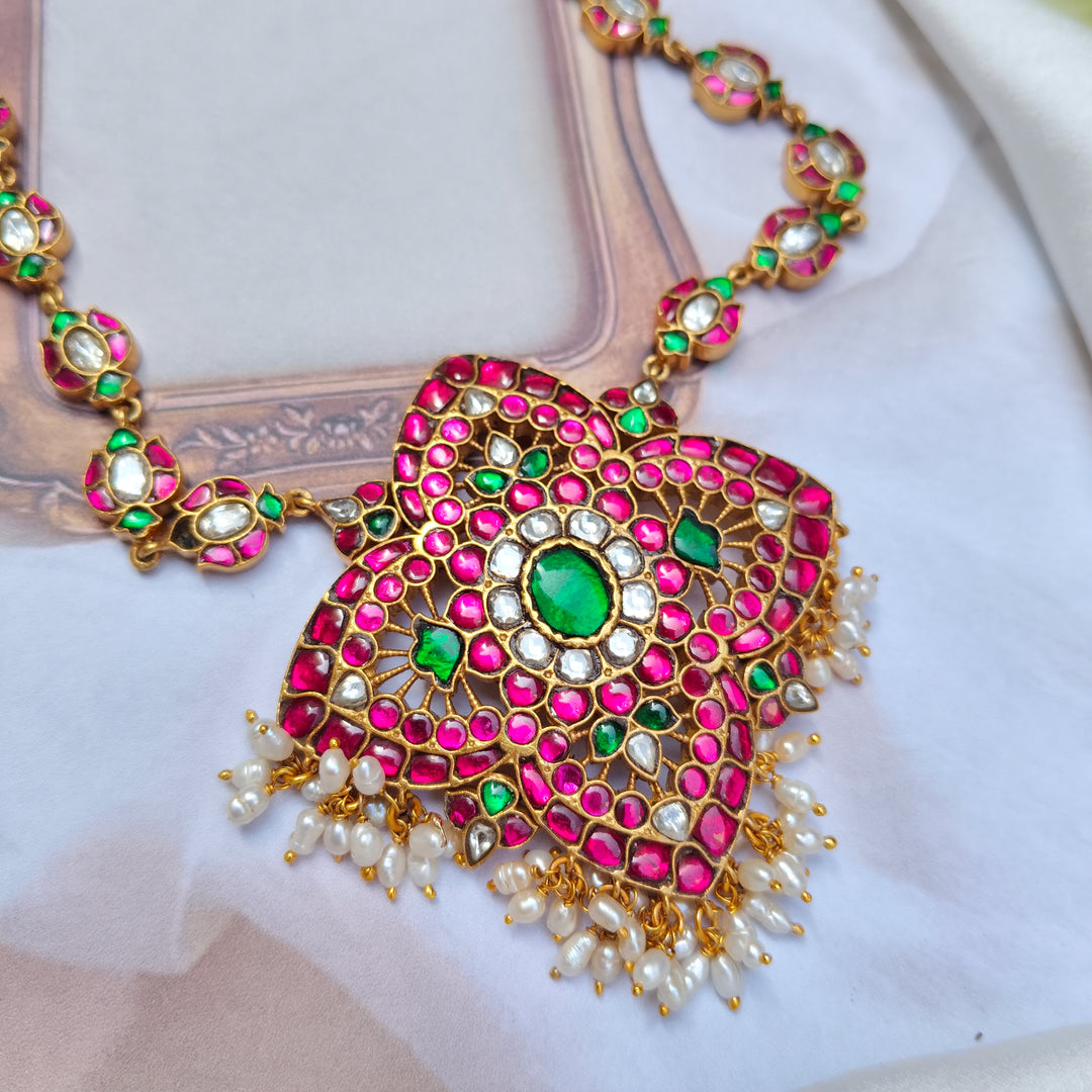 Ishaan Silver Necklace