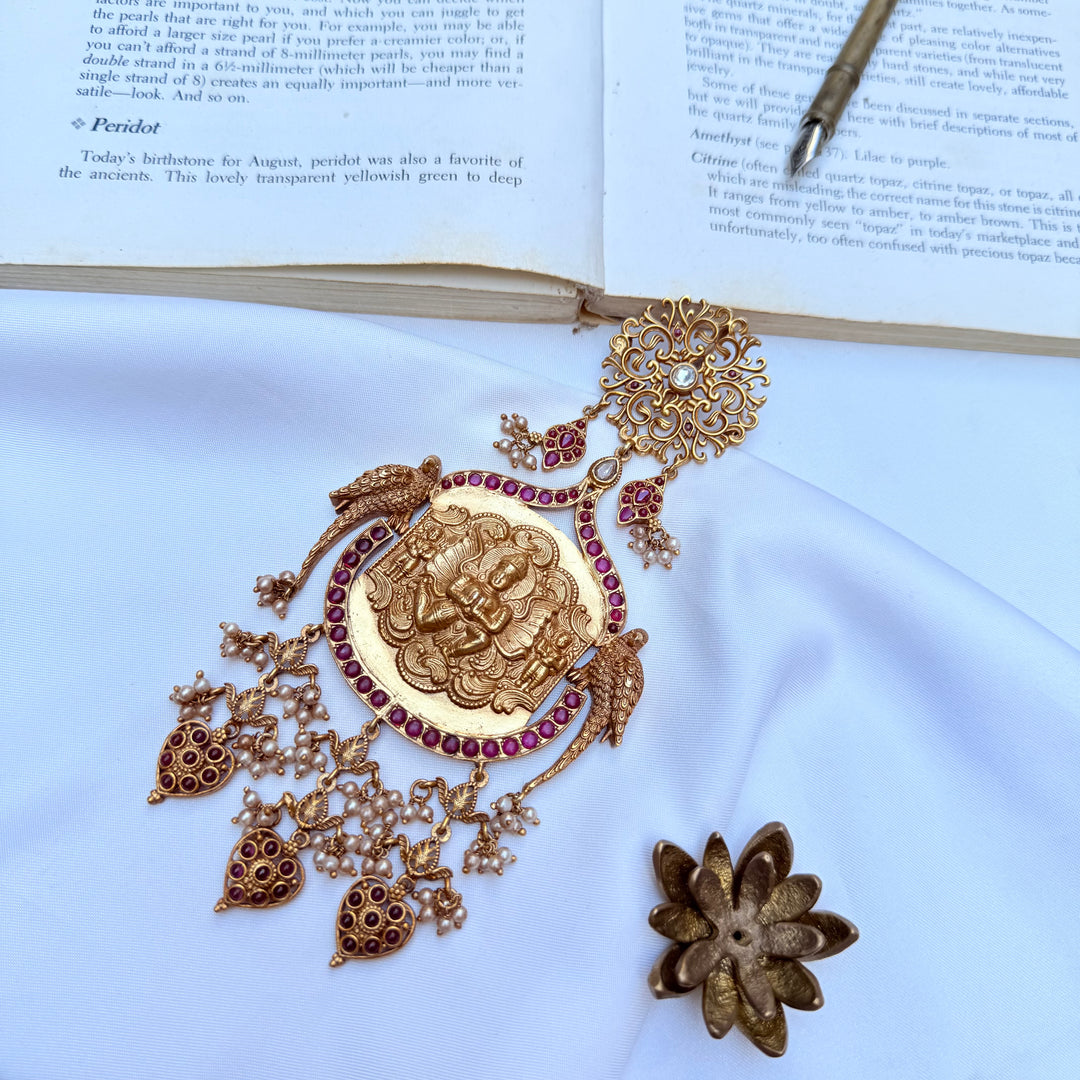 Devanshi Silver Pendent