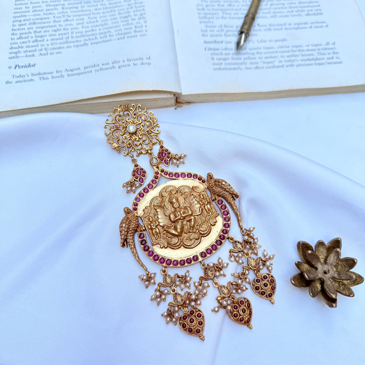 Devanshi Silver Pendent