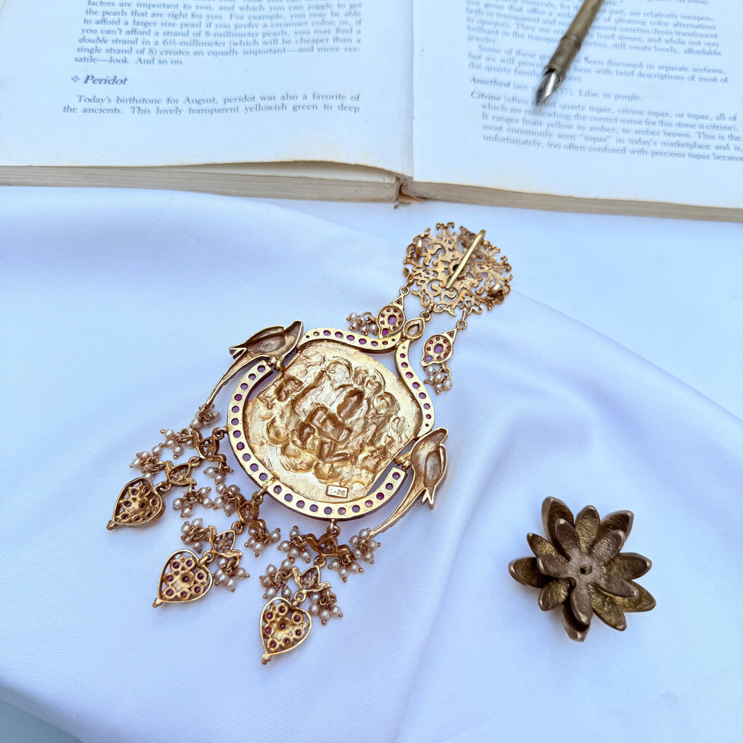 Devanshi Silver Pendent