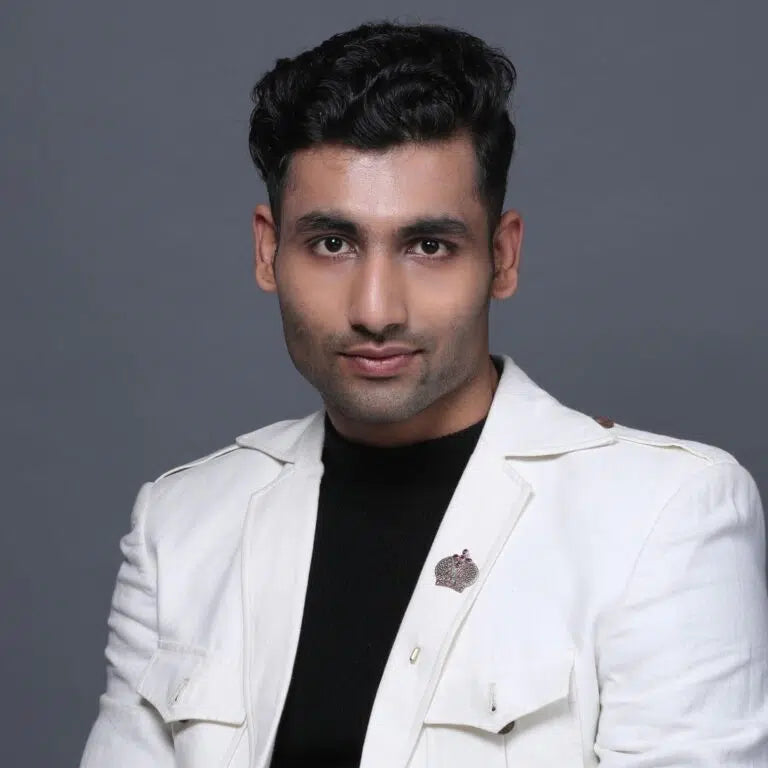 The Magestic Crown Lapel Pin