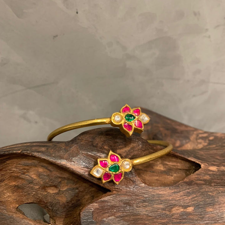 Tiny Flower Bracelet