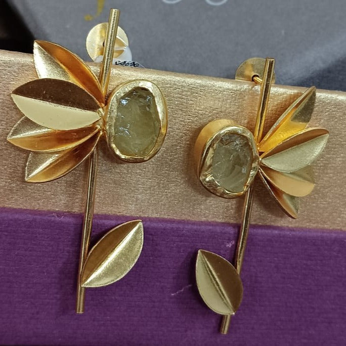 Hand Fan Earrings