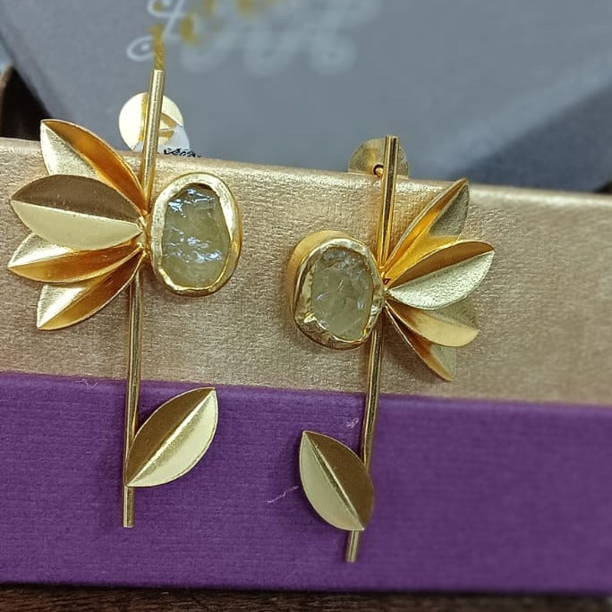 Hand Fan Earrings