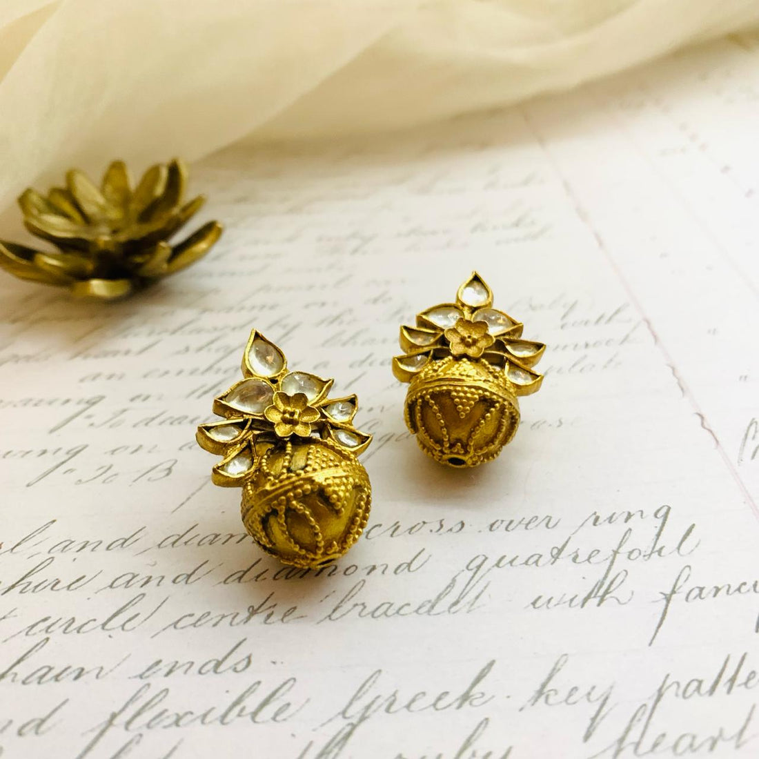 Handi Pot Stud Earrings