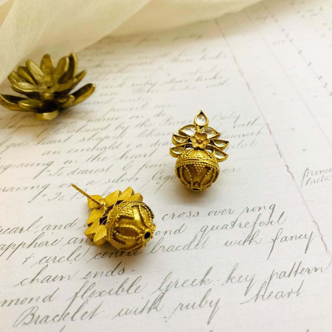 Handi Pot Stud Earrings