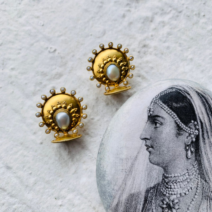 Radient Pearl lace Earrings