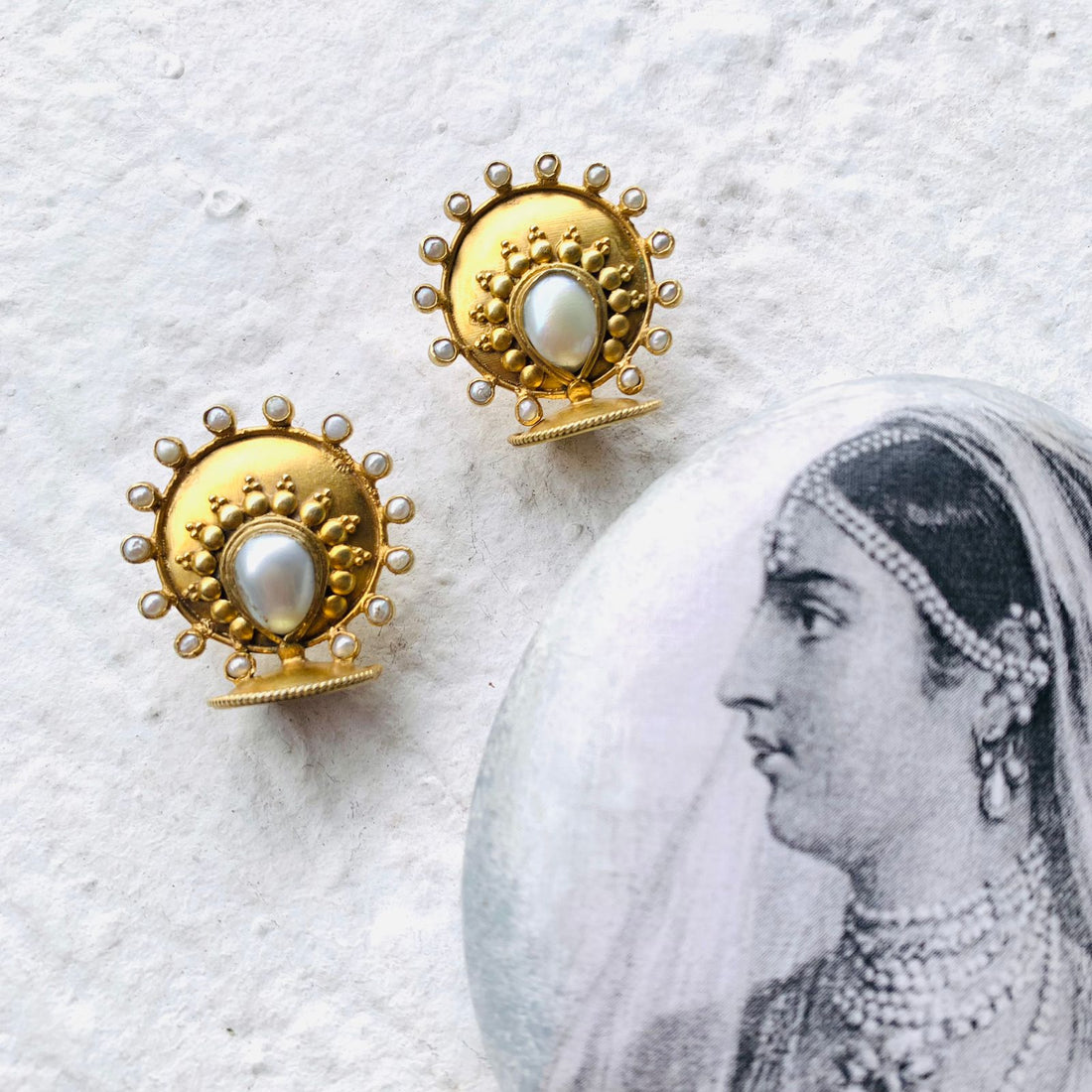 Radient Pearl lace Earrings