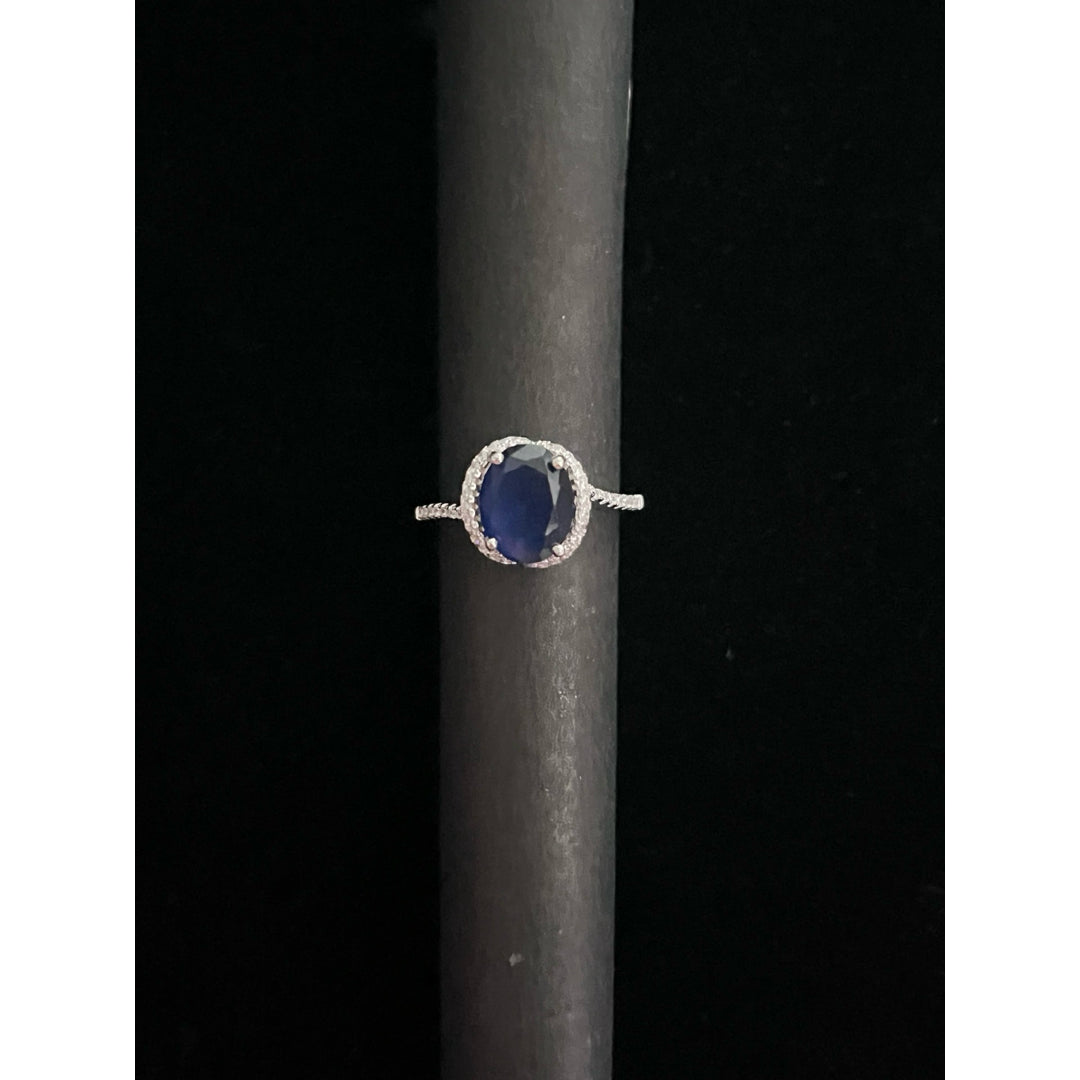 BLUE OVAL WITH TWISTED DIAMOND BAND