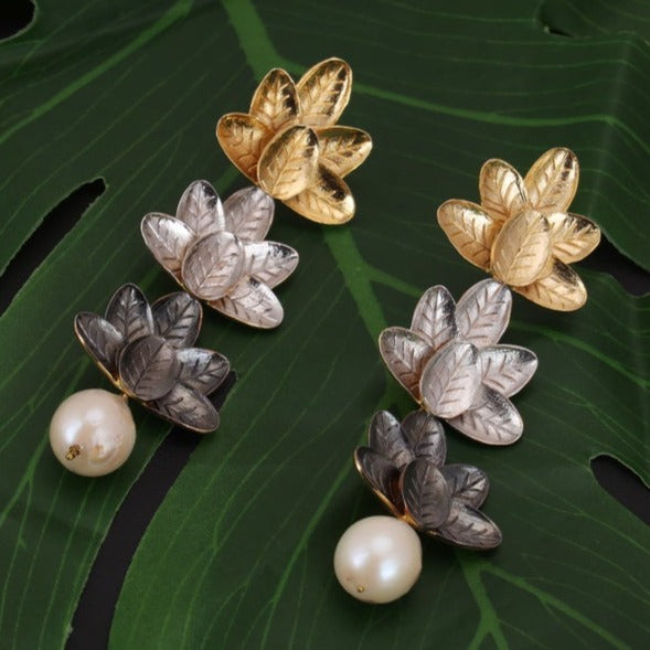 Three Leaf Pearl Hanging