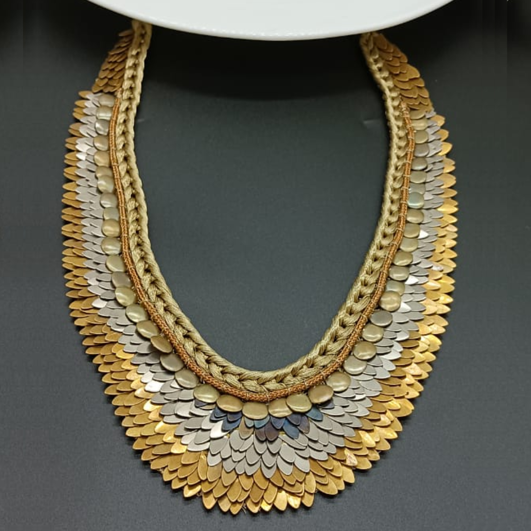 Feathering Long Slim Neckpiece