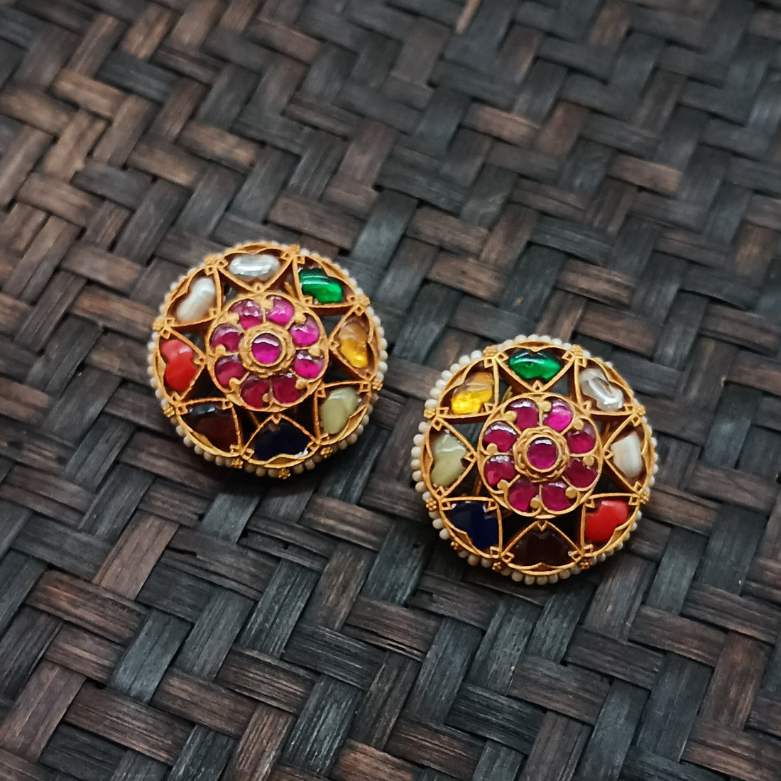 Navarathna Studs