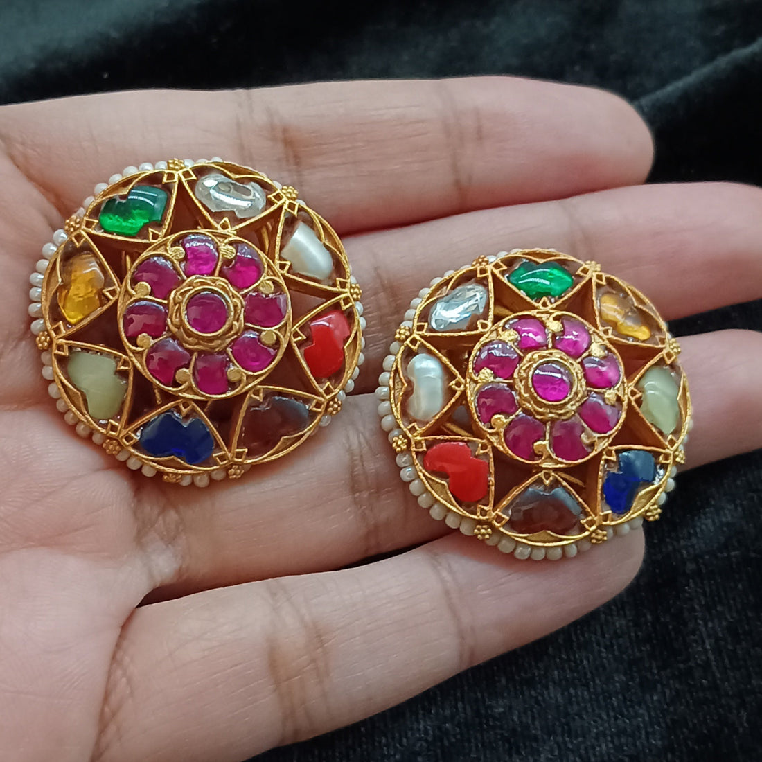 Navarathna Studs