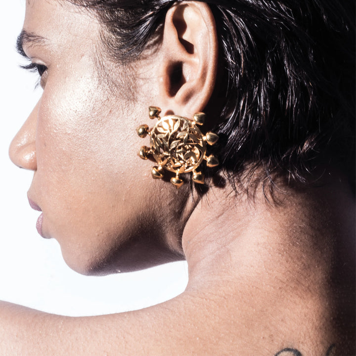 Enaaz Studs