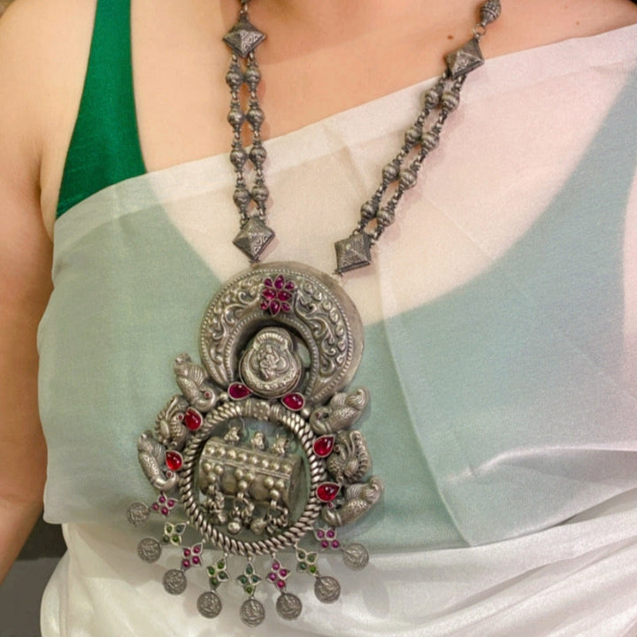 Suraj Taviz Necklace