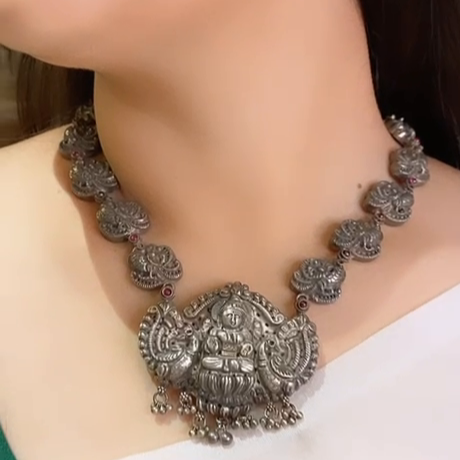 Bhargavi Necklace