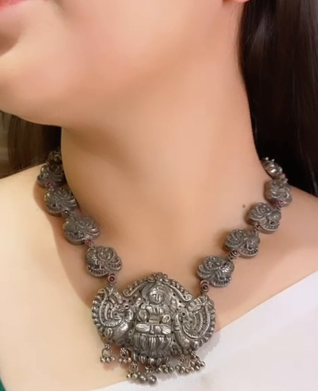 Bhargavi Necklace